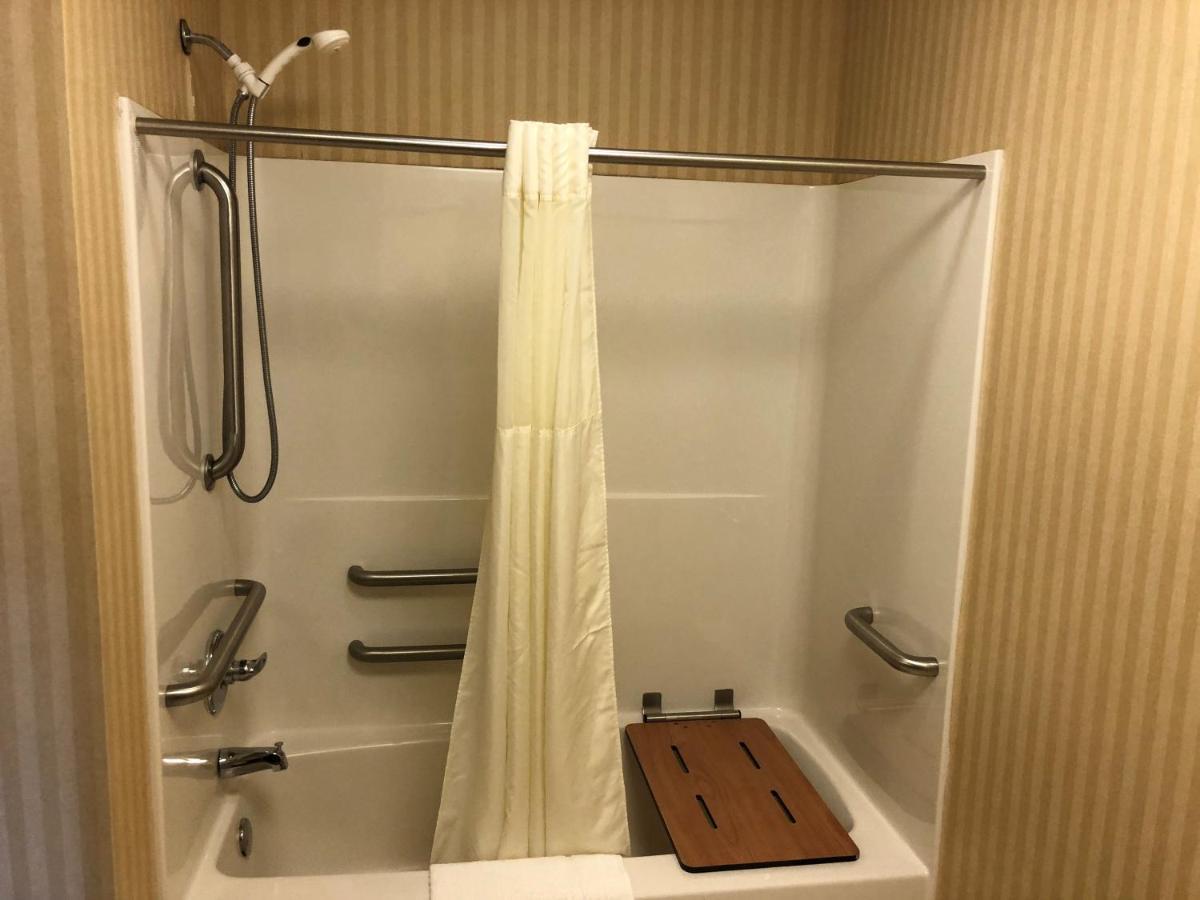 William Henry Hotel 3*