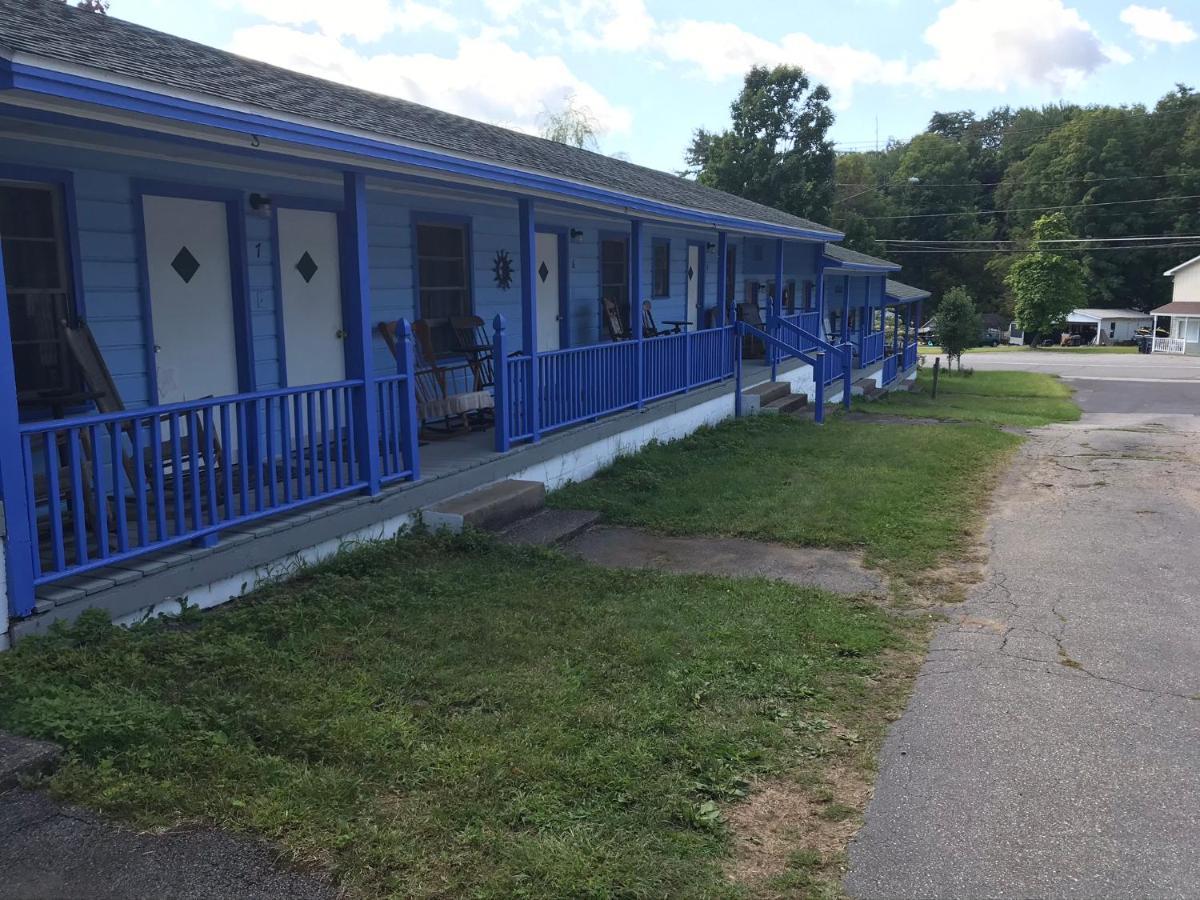 Motel Hillside 2*