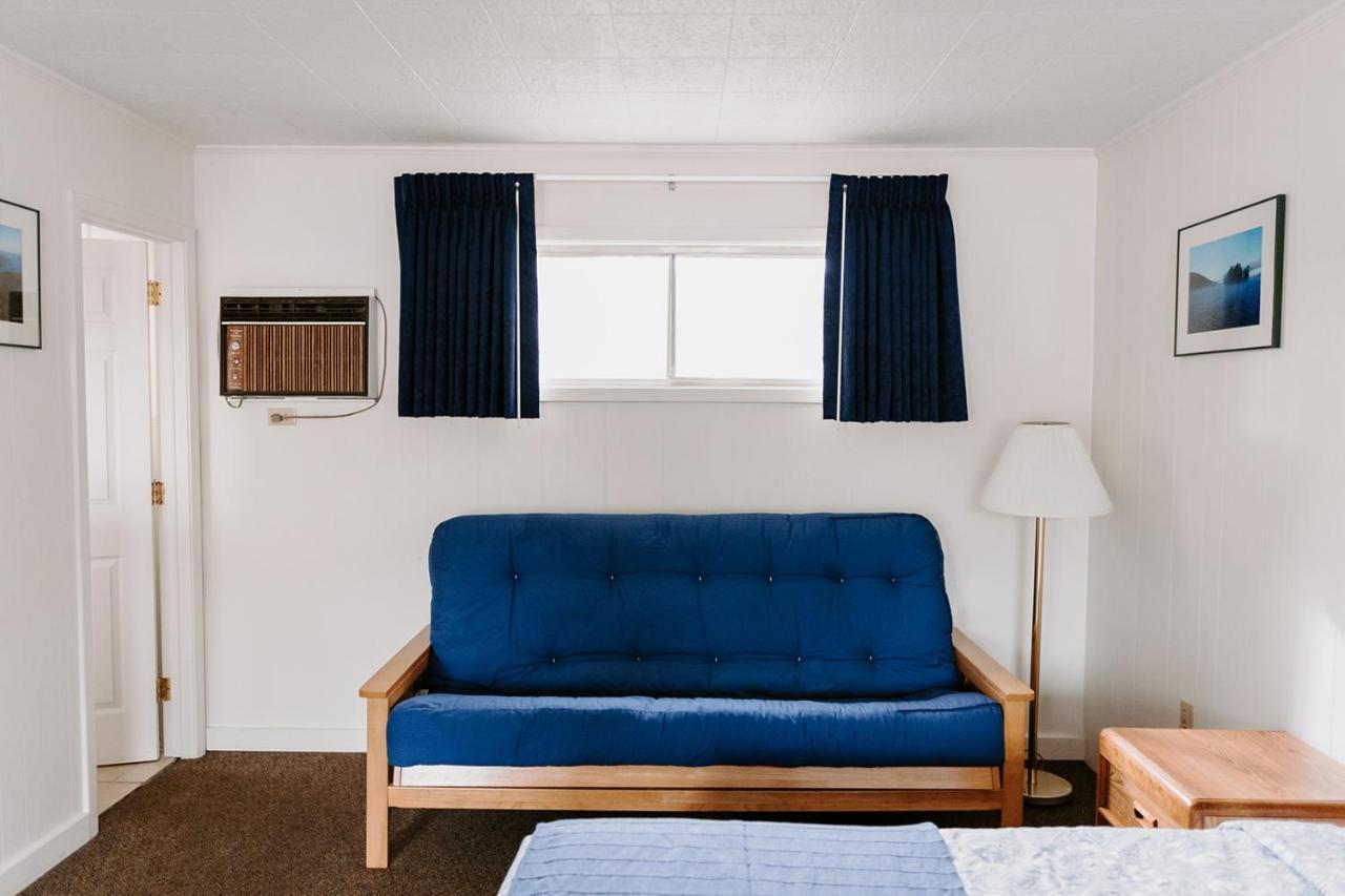 Blue Moon Motel
