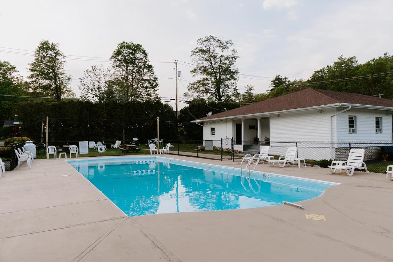 Blue Moon Motel
