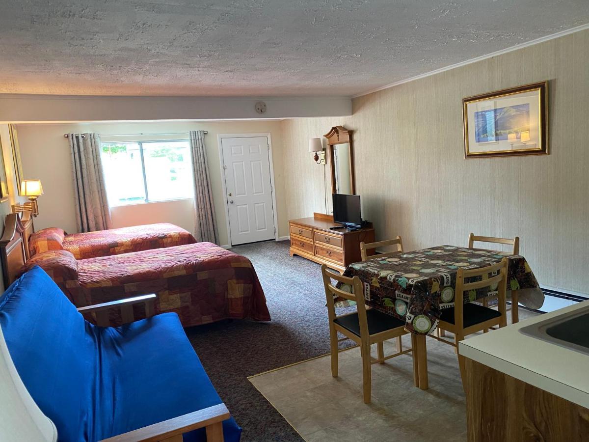 Lincoln Log Colony 2* Lake George