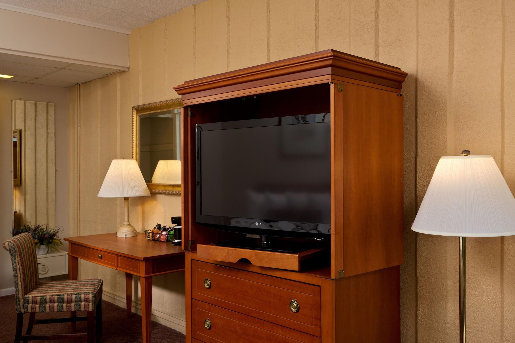 William Henry Hotel 3*