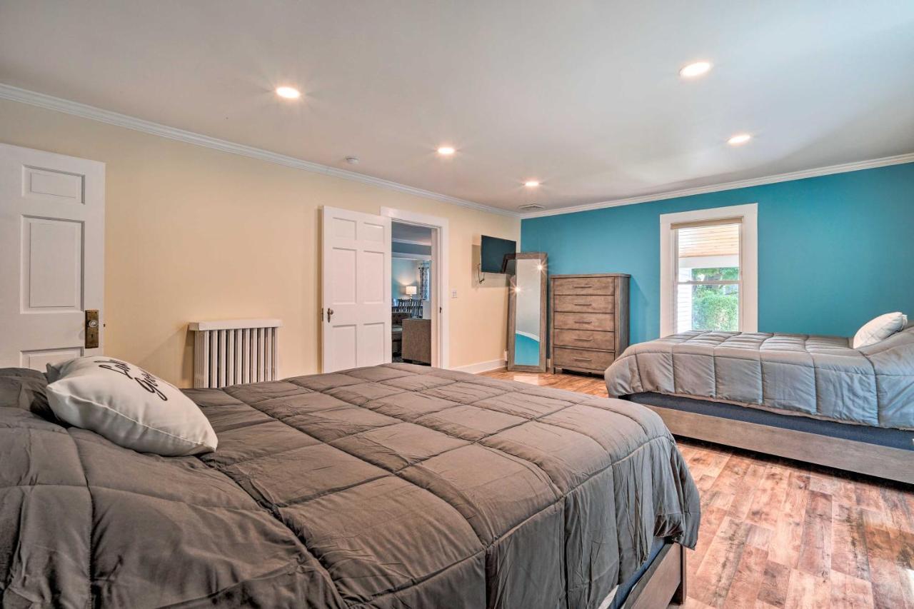 Downtown Retreat With Grill, Fire Pit And Wet Bar * Lake George