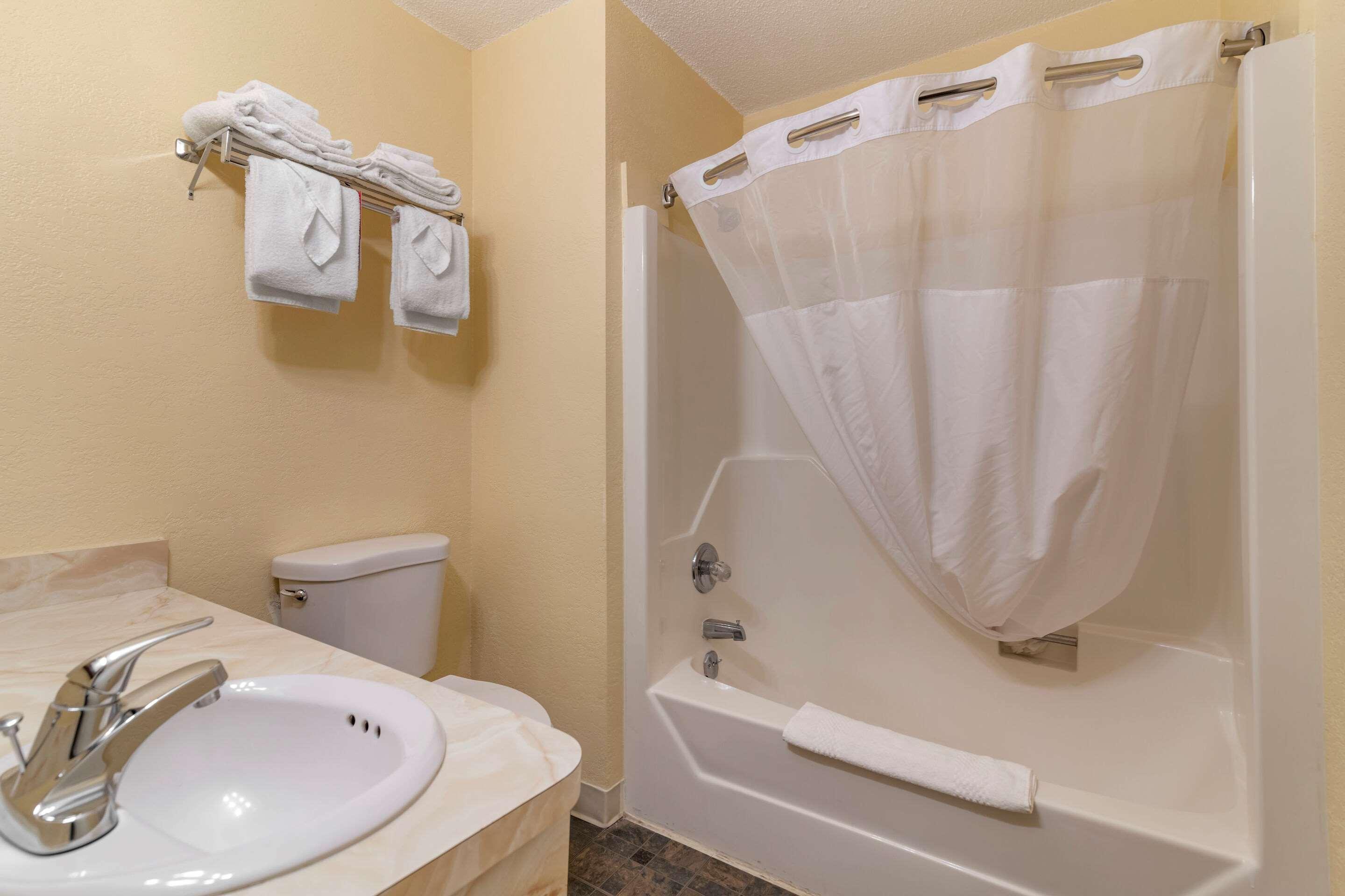 Hotel Rodeway George Outlets Lake George