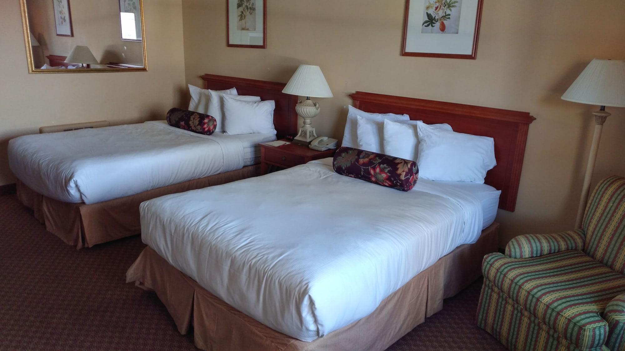 Hotel William Henry Lake George