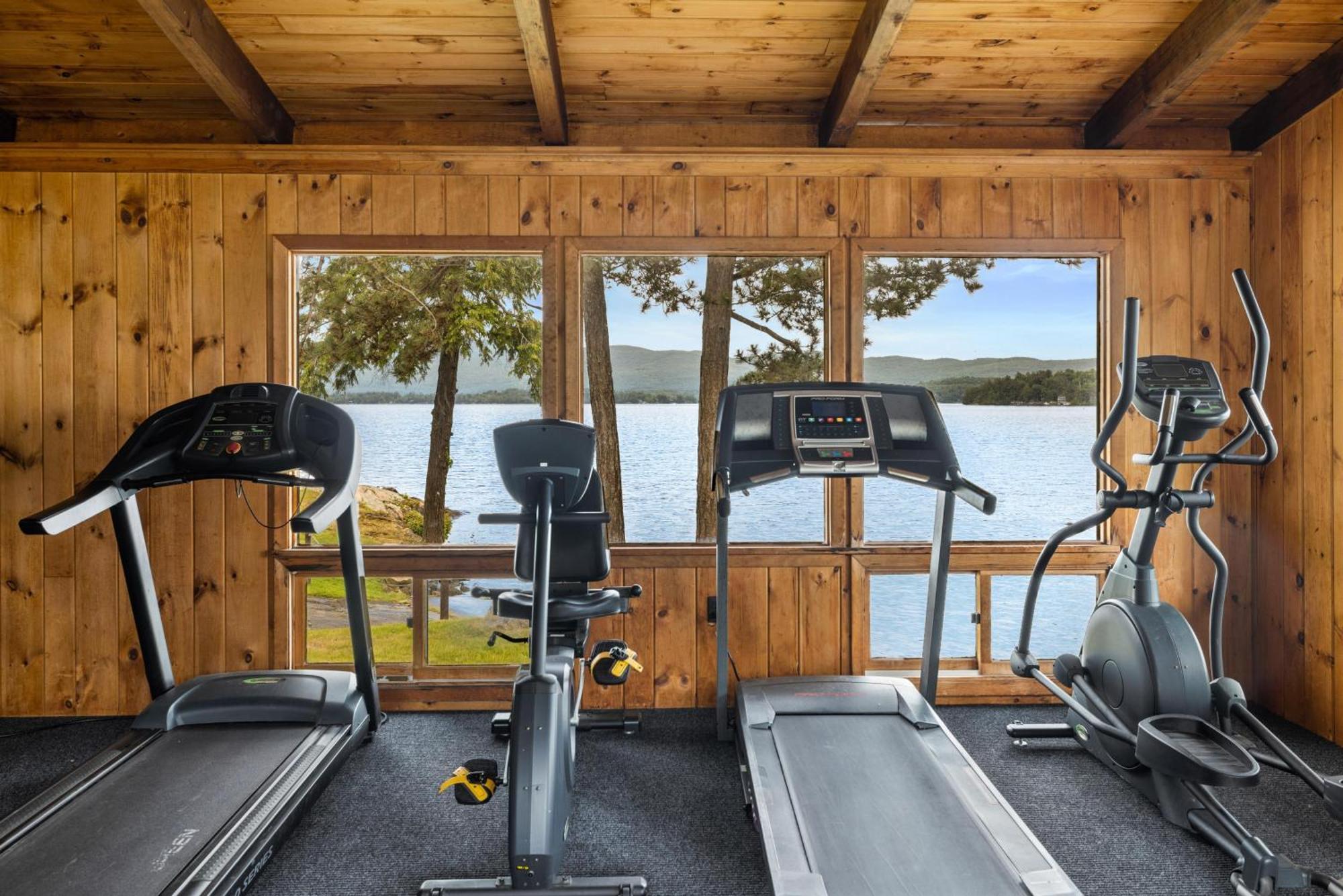 Inn The At Erlowest Lake George