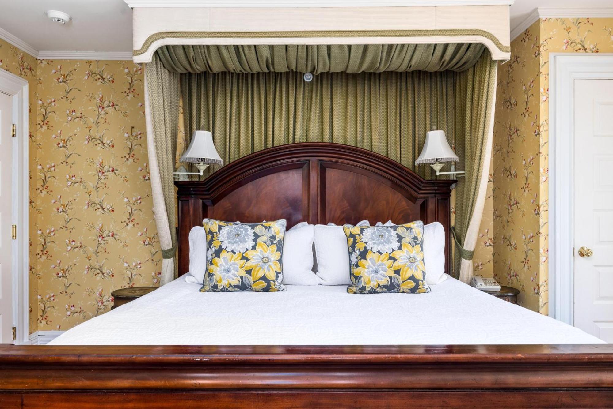 The At Erlowest Inn 4*