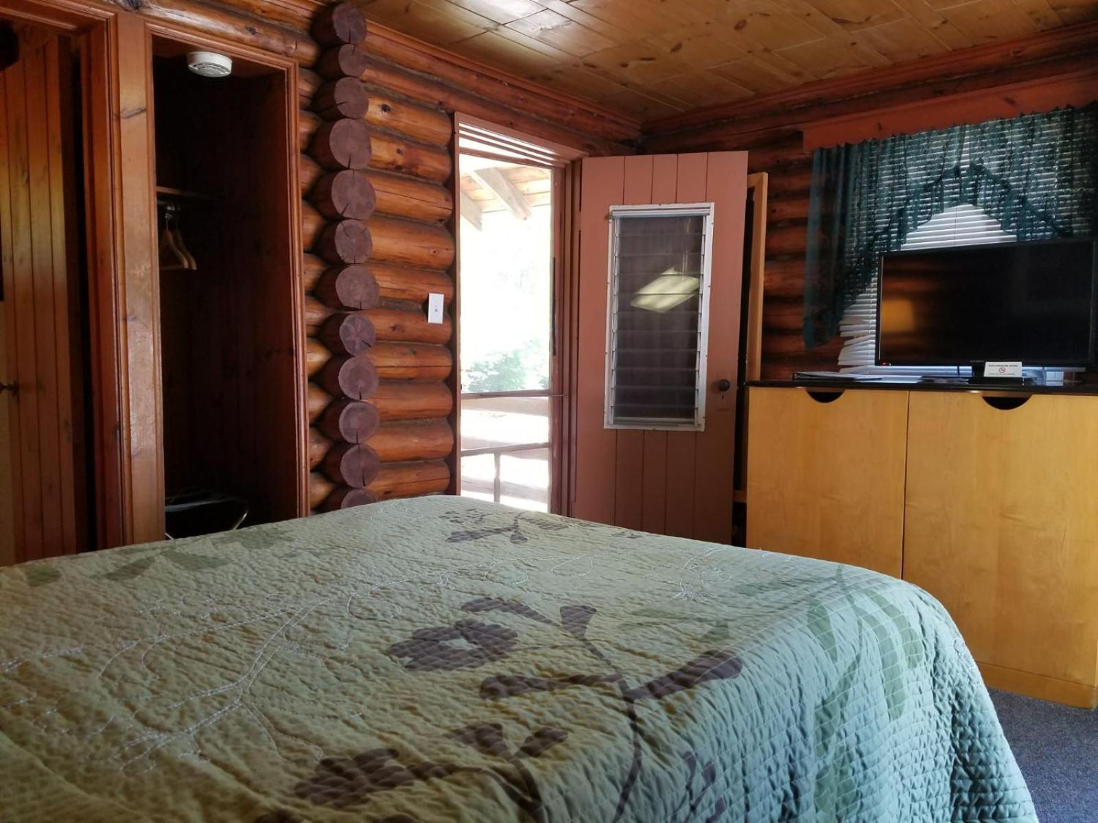 Holiday home Seven Dwarfs - On The Brook Lake George