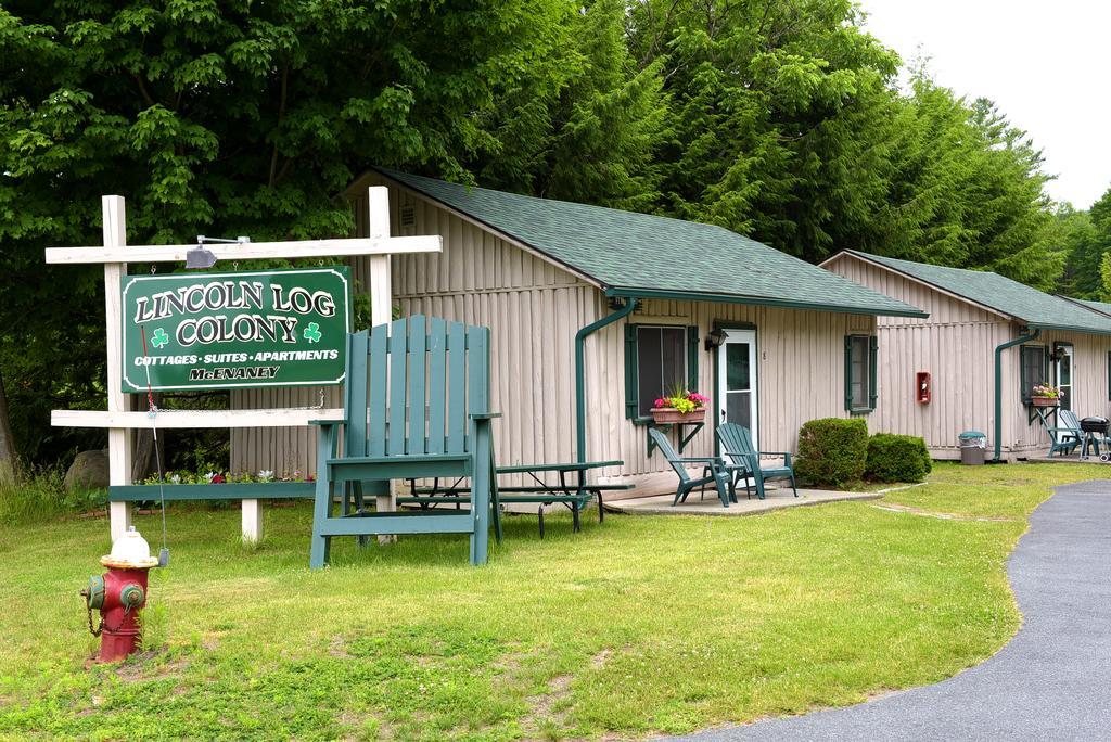 Resort Lincoln Log Colony