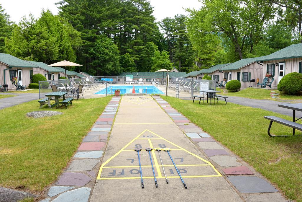 Resort Lincoln Log Colony