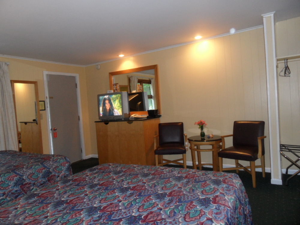 Pinebrook Motel Lake George