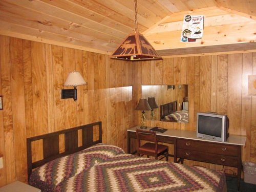 Brookside & Motel 2*