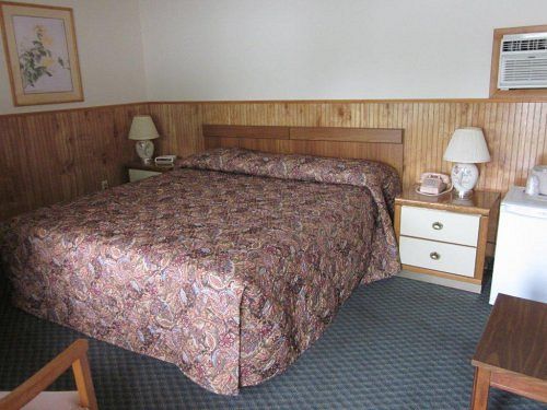 Brookside & Motel