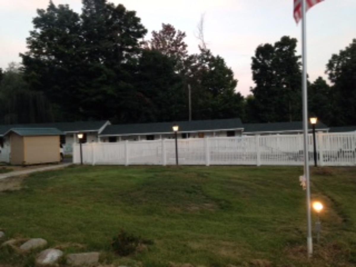Motel Hillside 2*