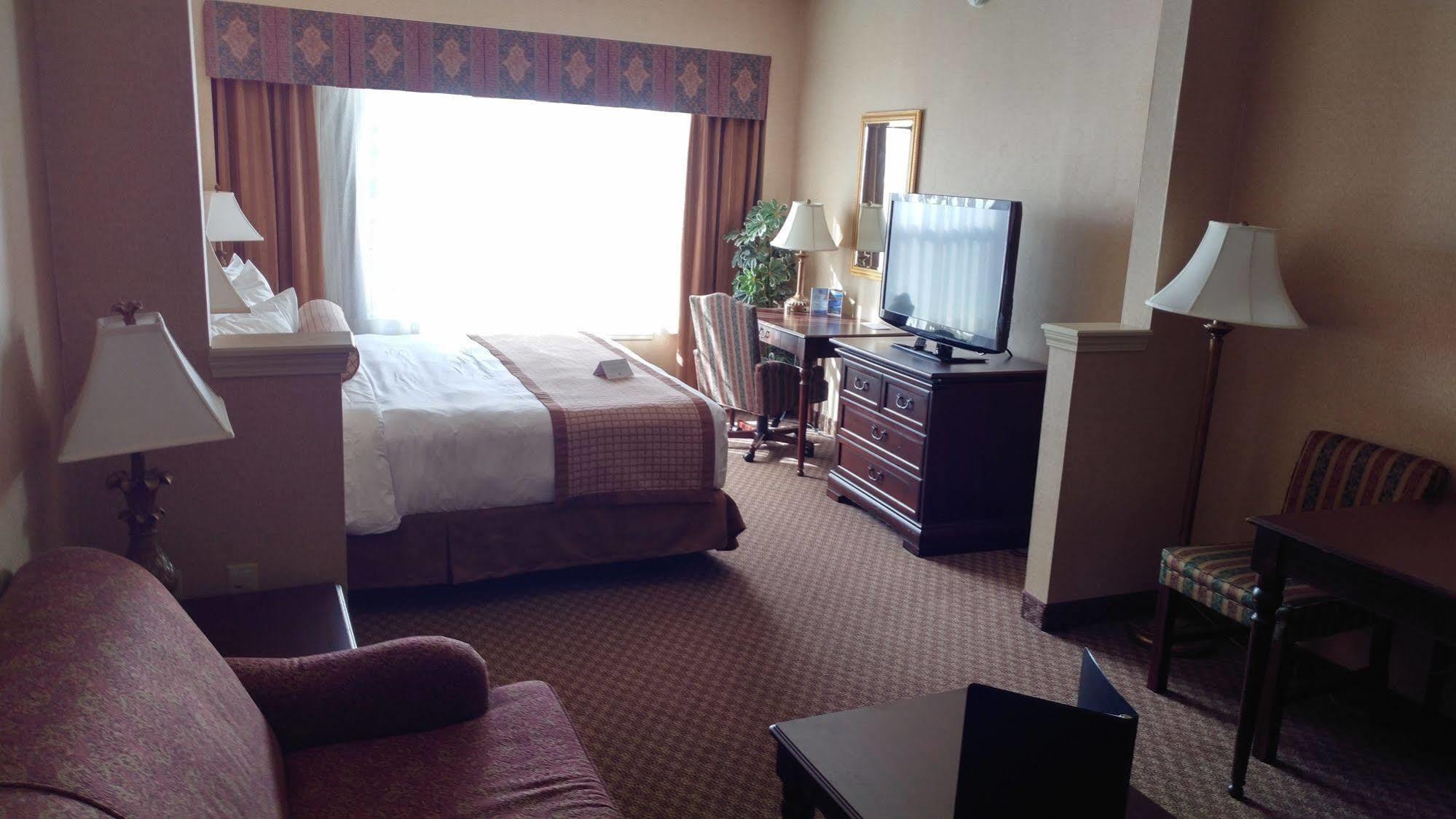 Hotel William Henry Lake George
