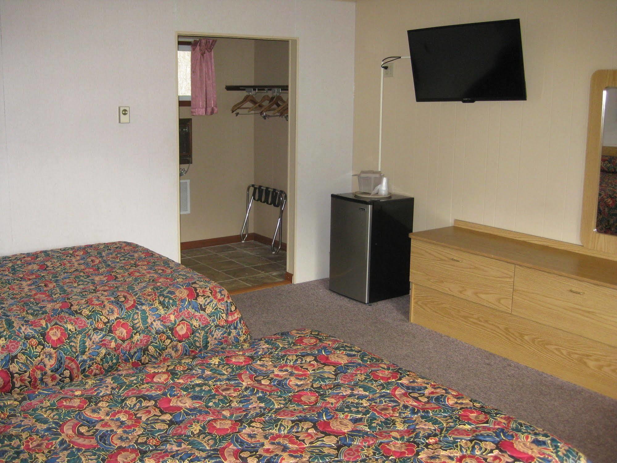 Motel Brookside & 2*