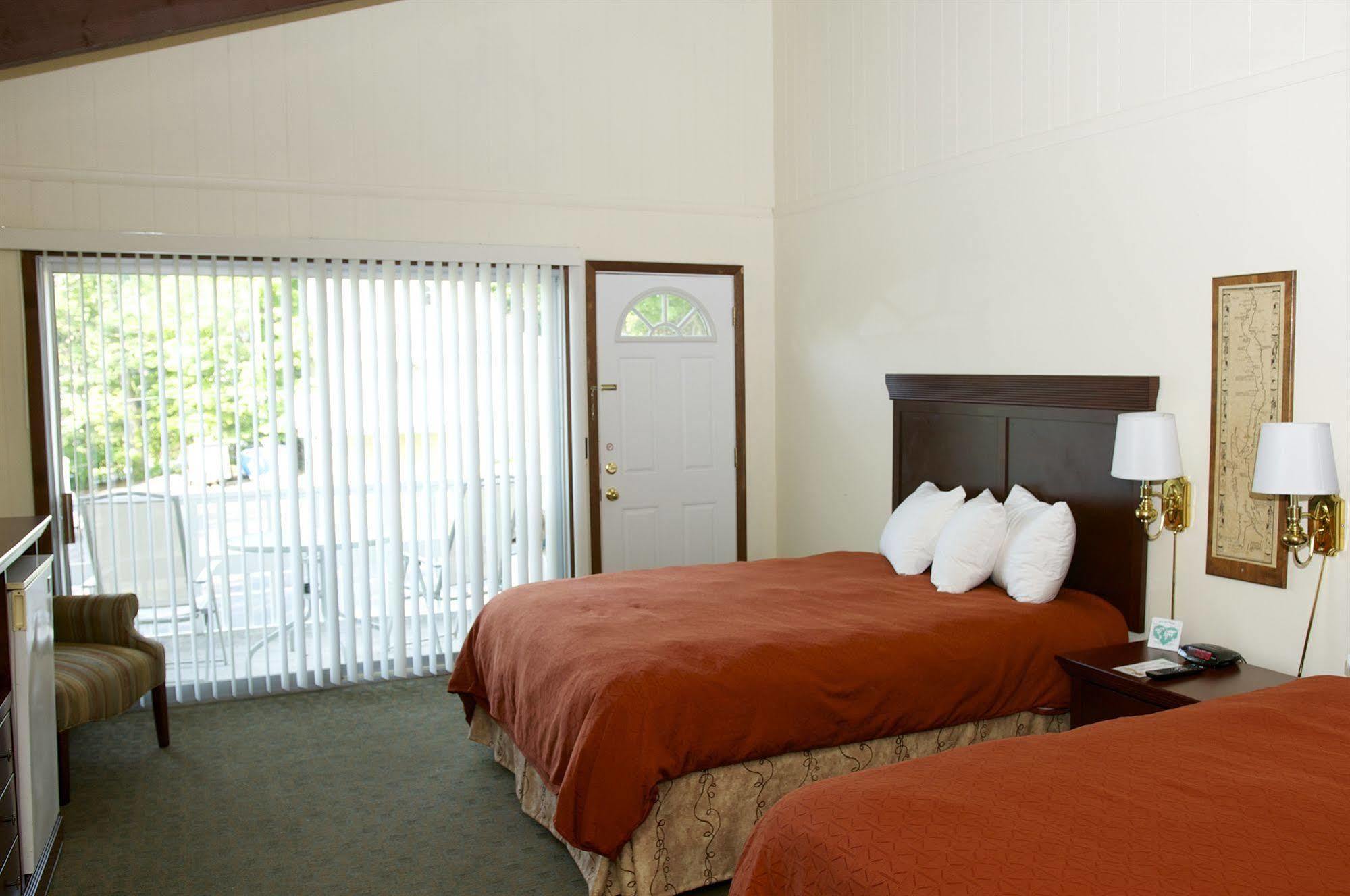 Tea Island Resort Lake George
