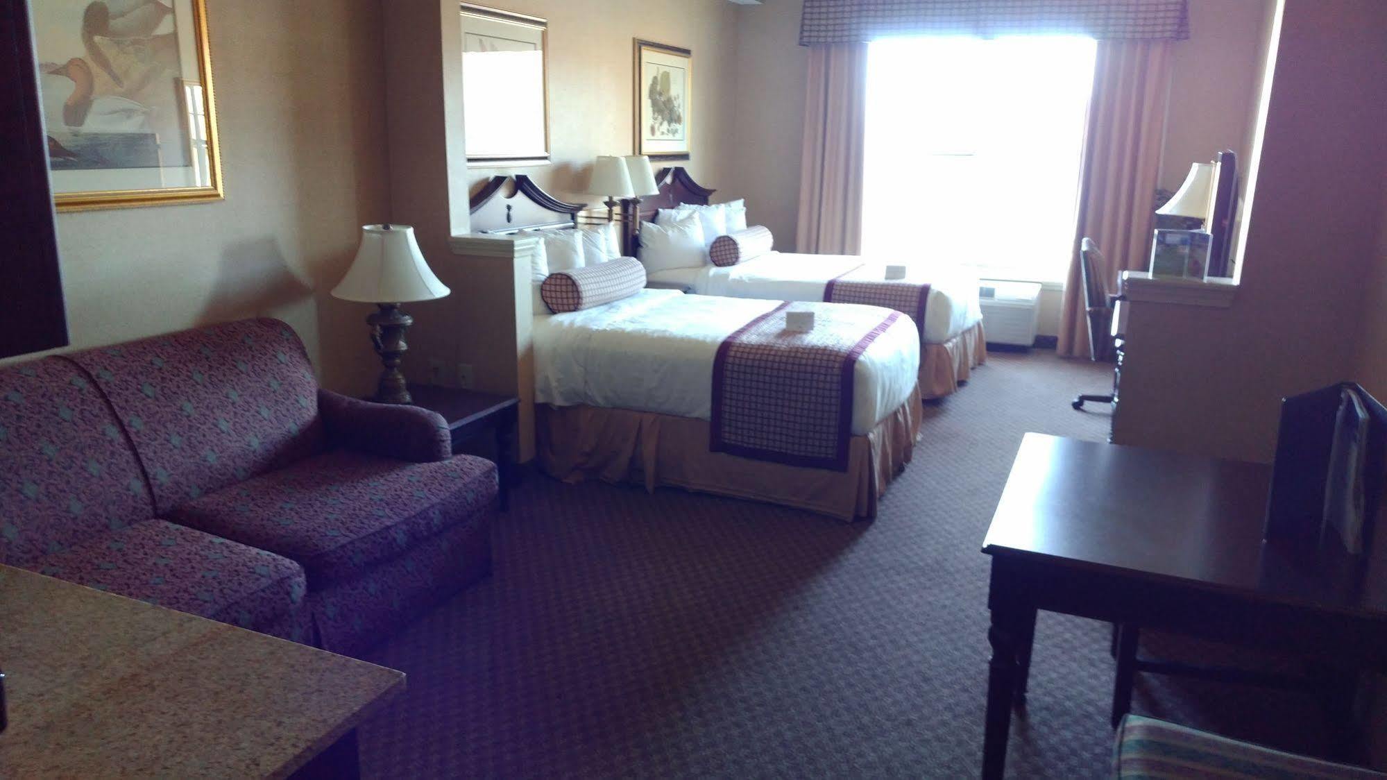 Hotel William Henry Lake George