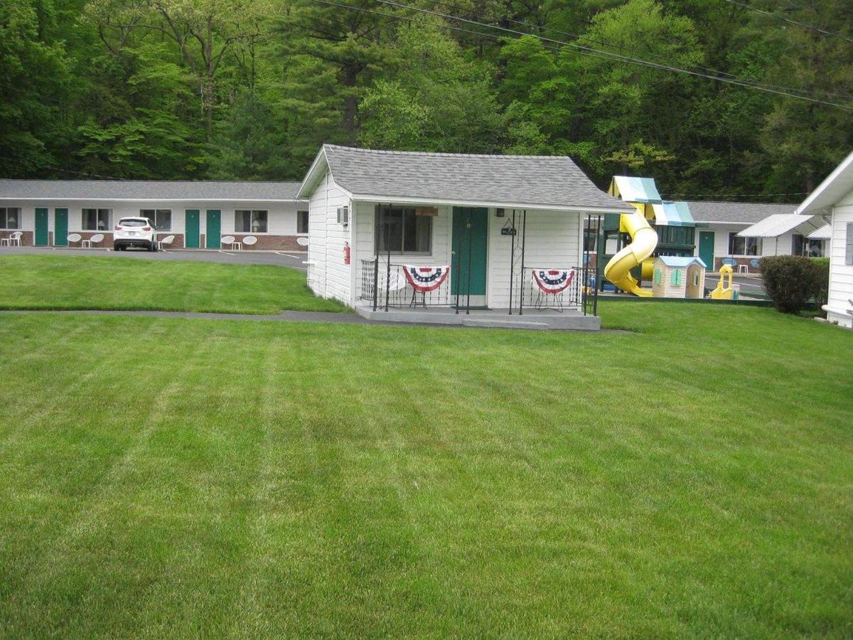 Brookside & Motel Lake George