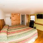 King Hendrick Motel And Suites