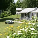 Blair House Motel And Cabins