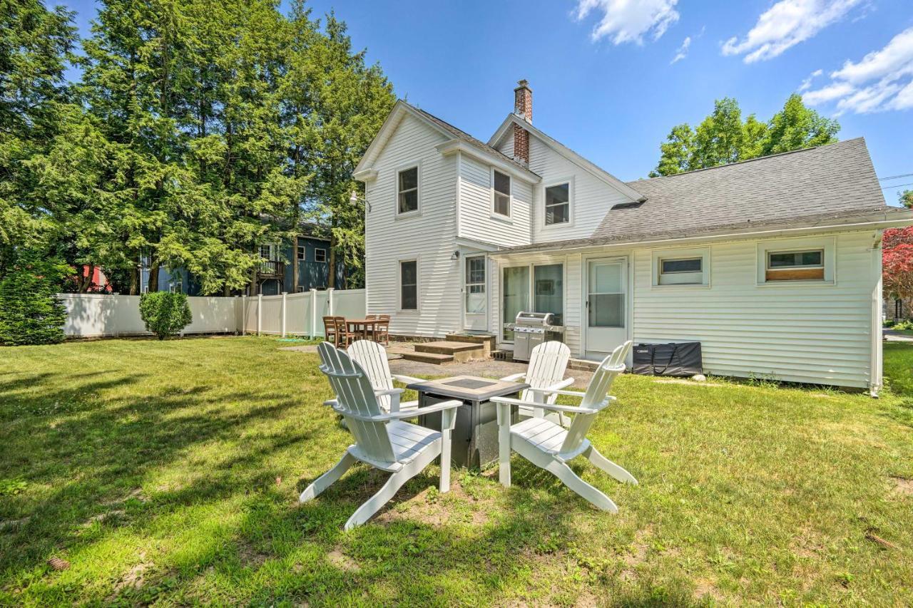 Downtown Retreat With Grill, Fire Pit And Wet Bar * Lake George