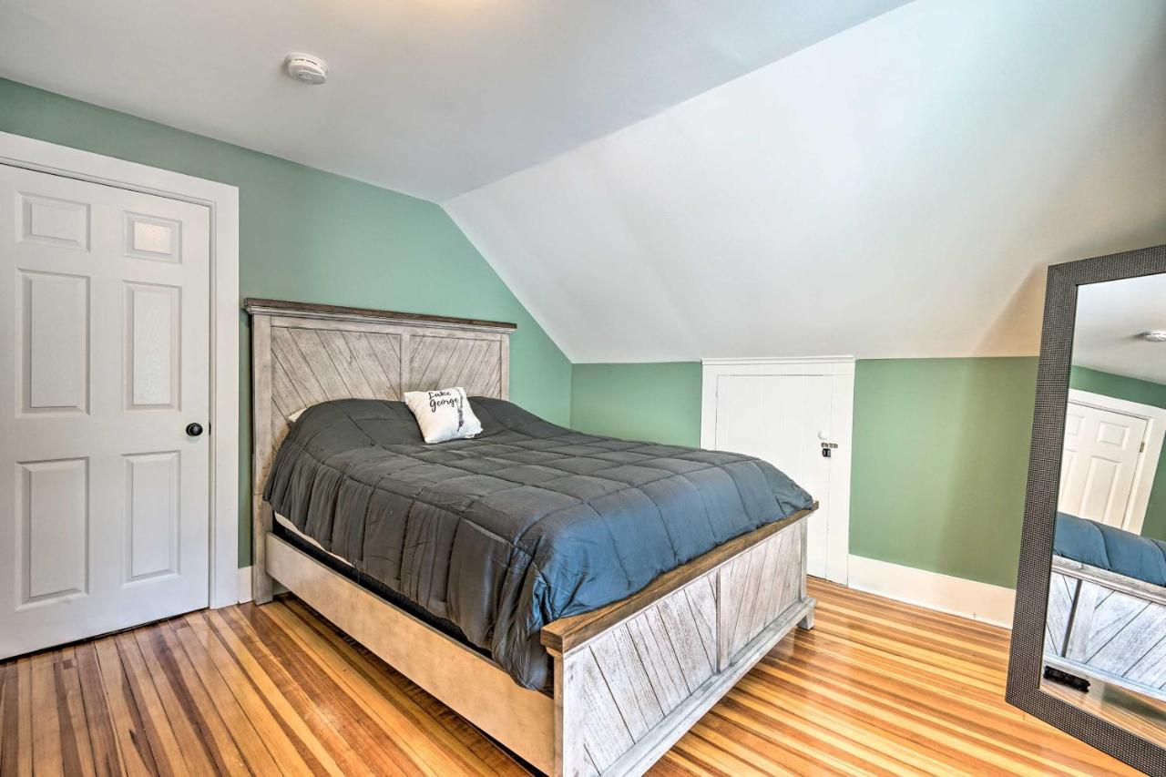 Holiday home Downtown Retreat With Grill, Fire Pit And Wet Bar Lake George