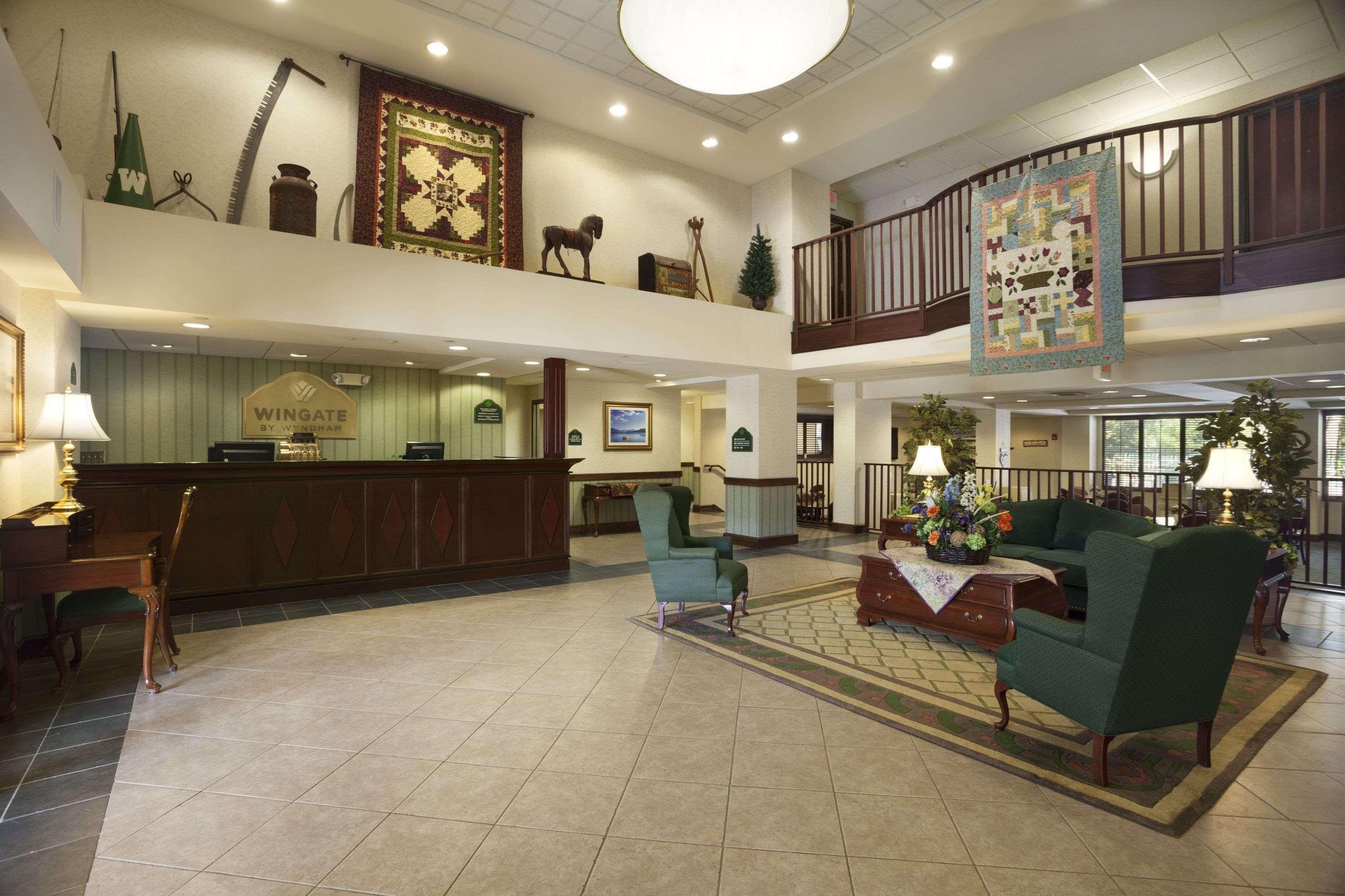 Comfort & George Hotel