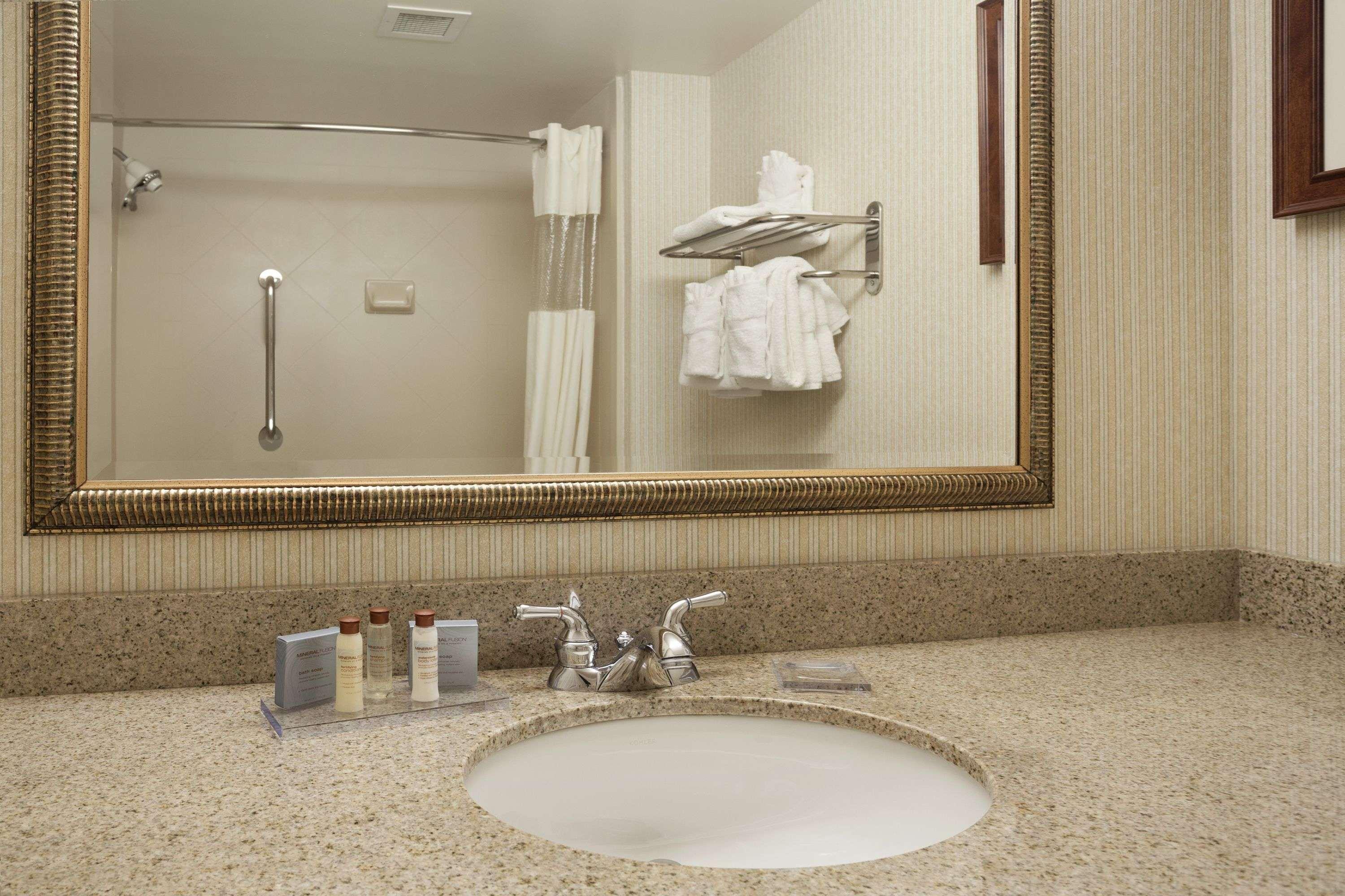 Hotel Comfort & George Lake George