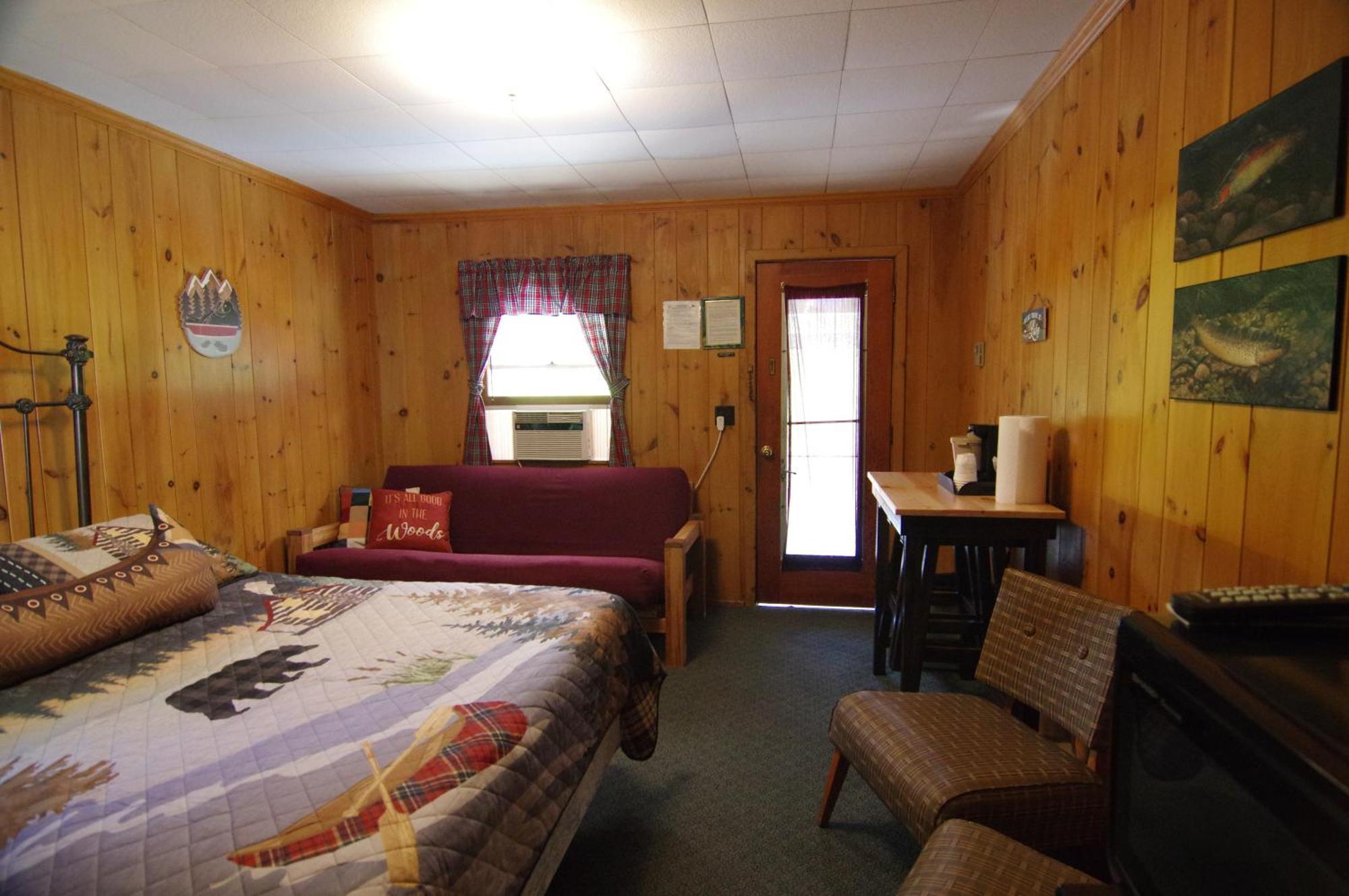 Cramers Point Breeze 3* Lake George
