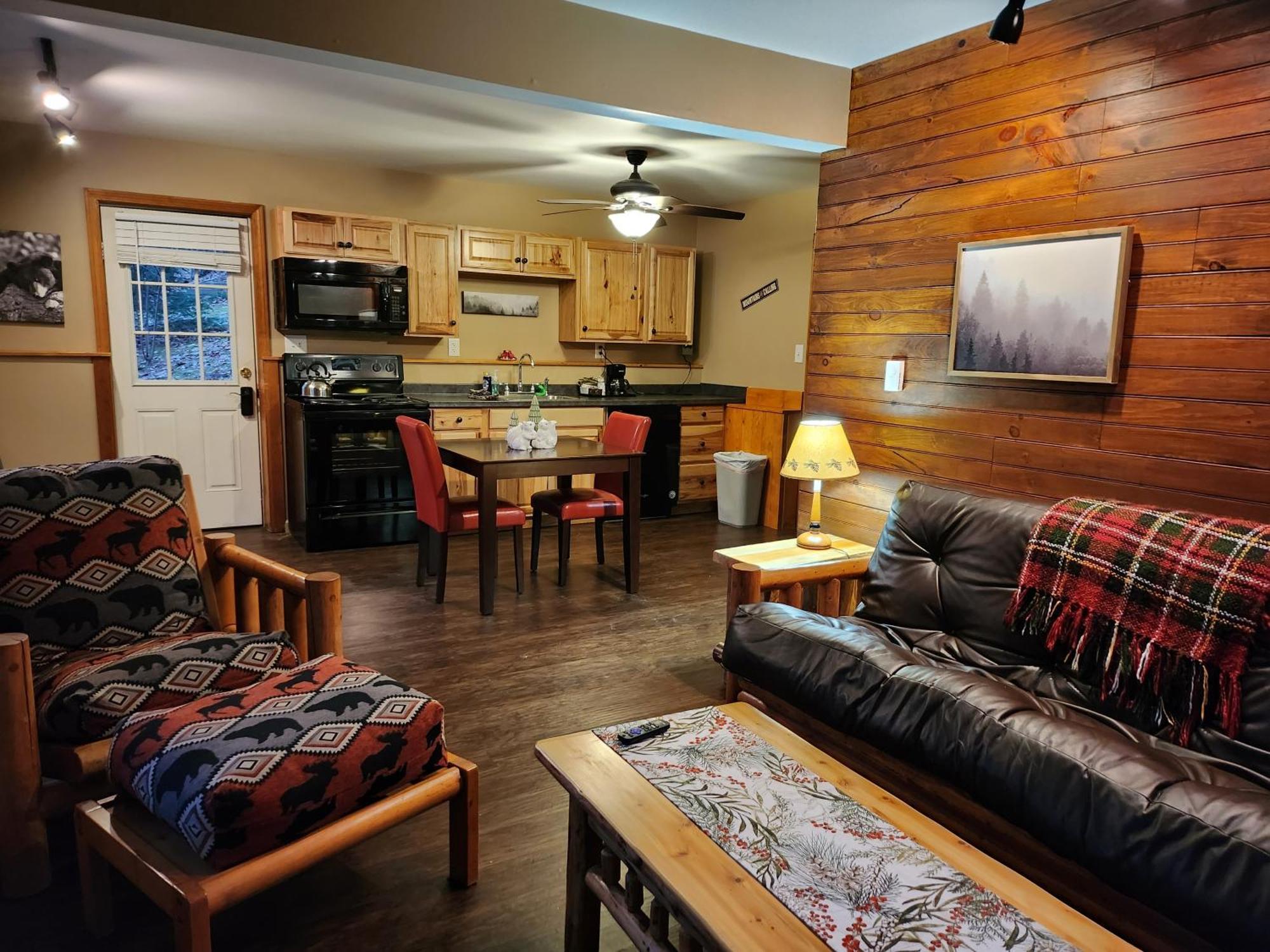 Adirondack Diamond Point 3*