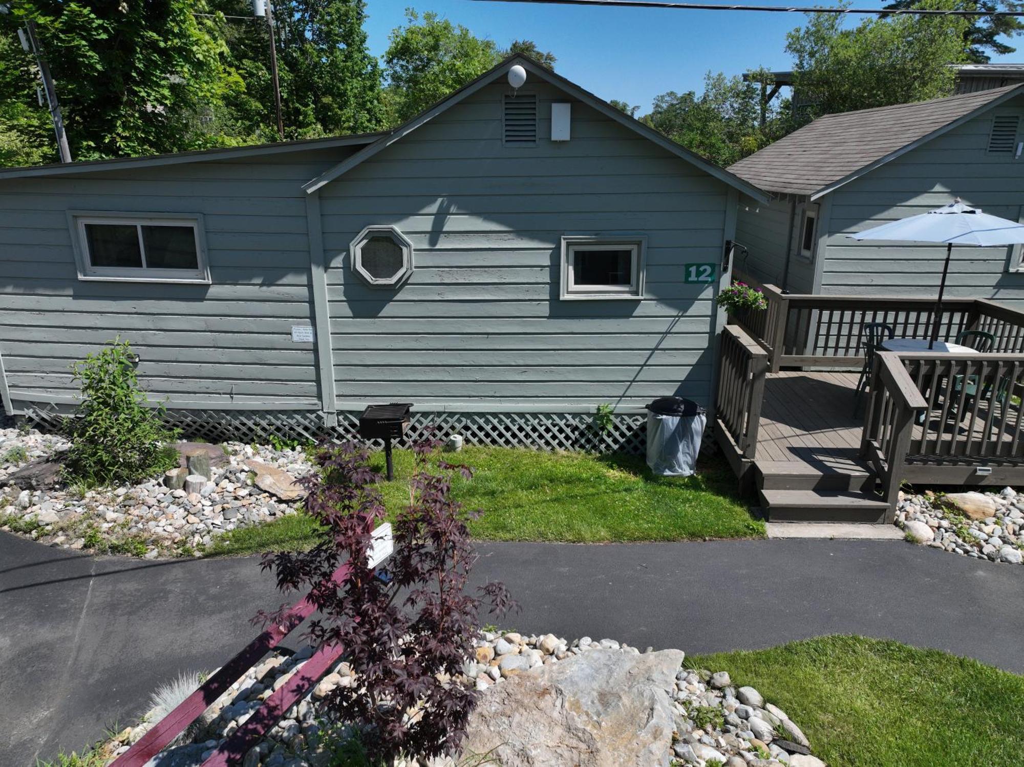 Holiday park George Diamond Cove Cottages, Cabins, & Lake George