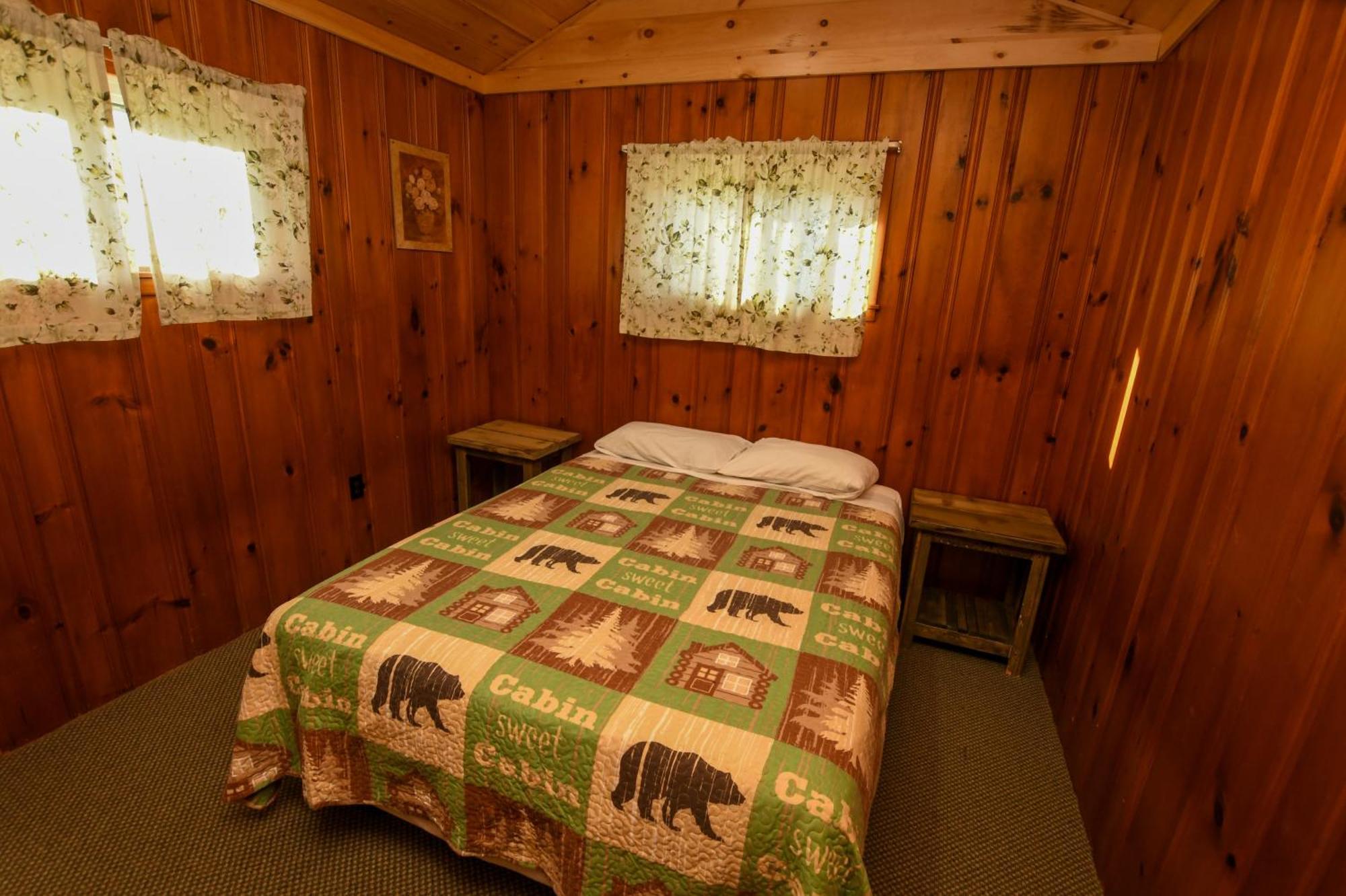 George Diamond Cove Cottages, Cabins, & Holiday park Lake George
