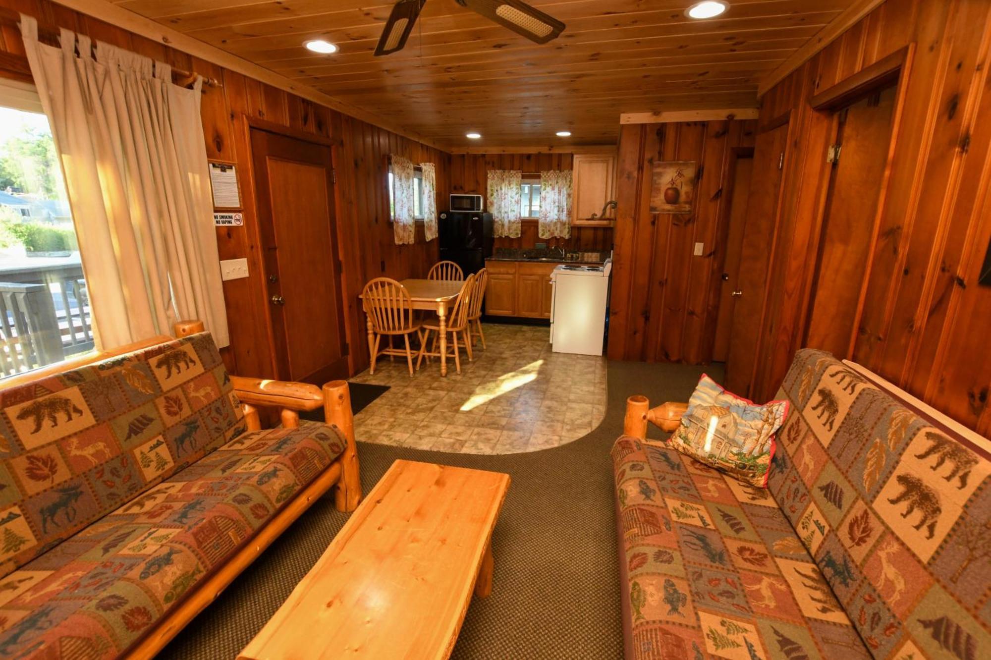 George Diamond Cove Cottages, Cabins, & Holiday park Lake George