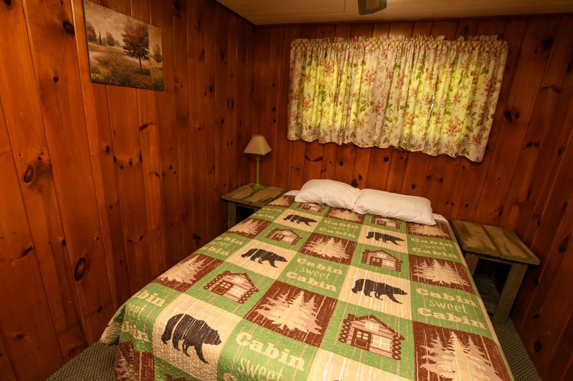 George Diamond Cove Cottages, Cabins, & Lake George