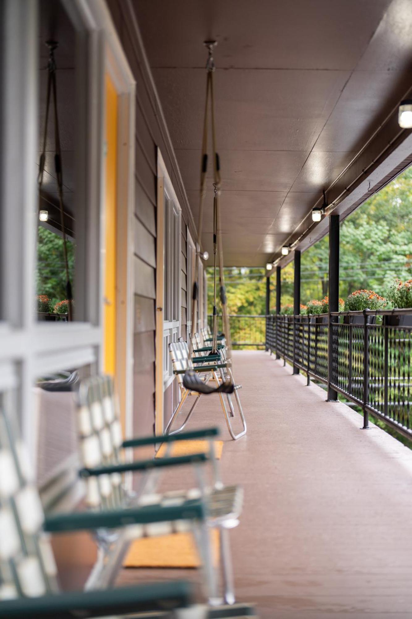 Trekker, Treehouses And Motel Lake George