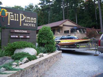 Motel Tall Pines