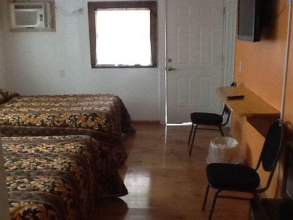 King Hendrick And Motel Lake George
