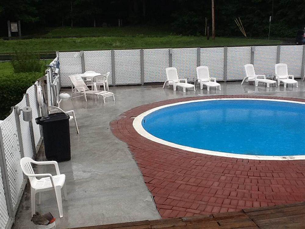 King Hendrick And Motel Lake George