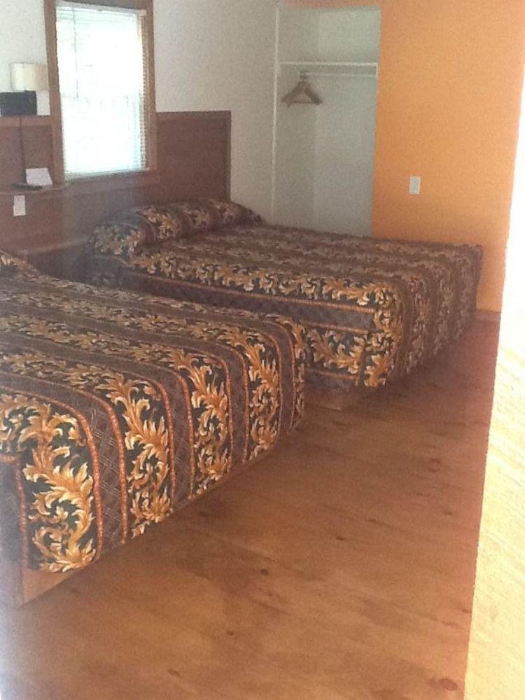 King Hendrick And Motel Lake George