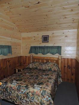 George Diamond Cove Cottages, Cabins, & Lake George