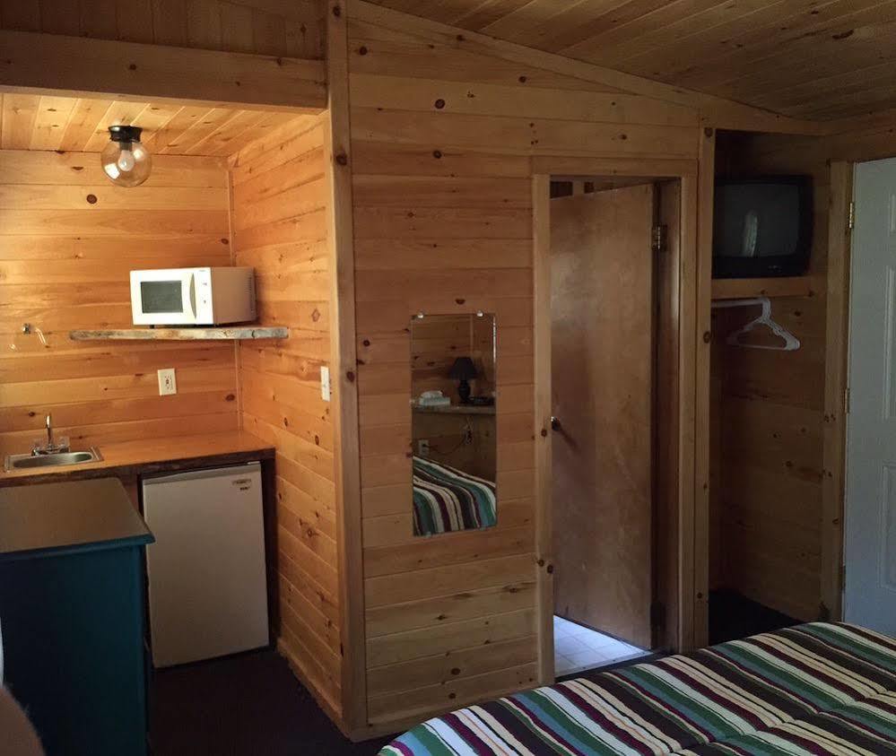 George Bear's Den Motel 2*