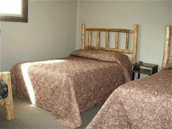 George Diamond Cove Cottages, Cabins, & Holiday park 3*